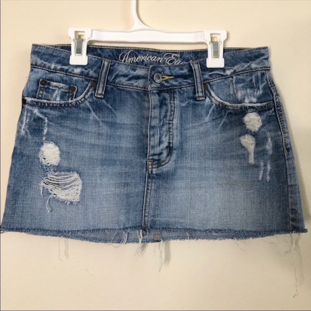 ⭐️ American Eagle distressed jean mini skirt